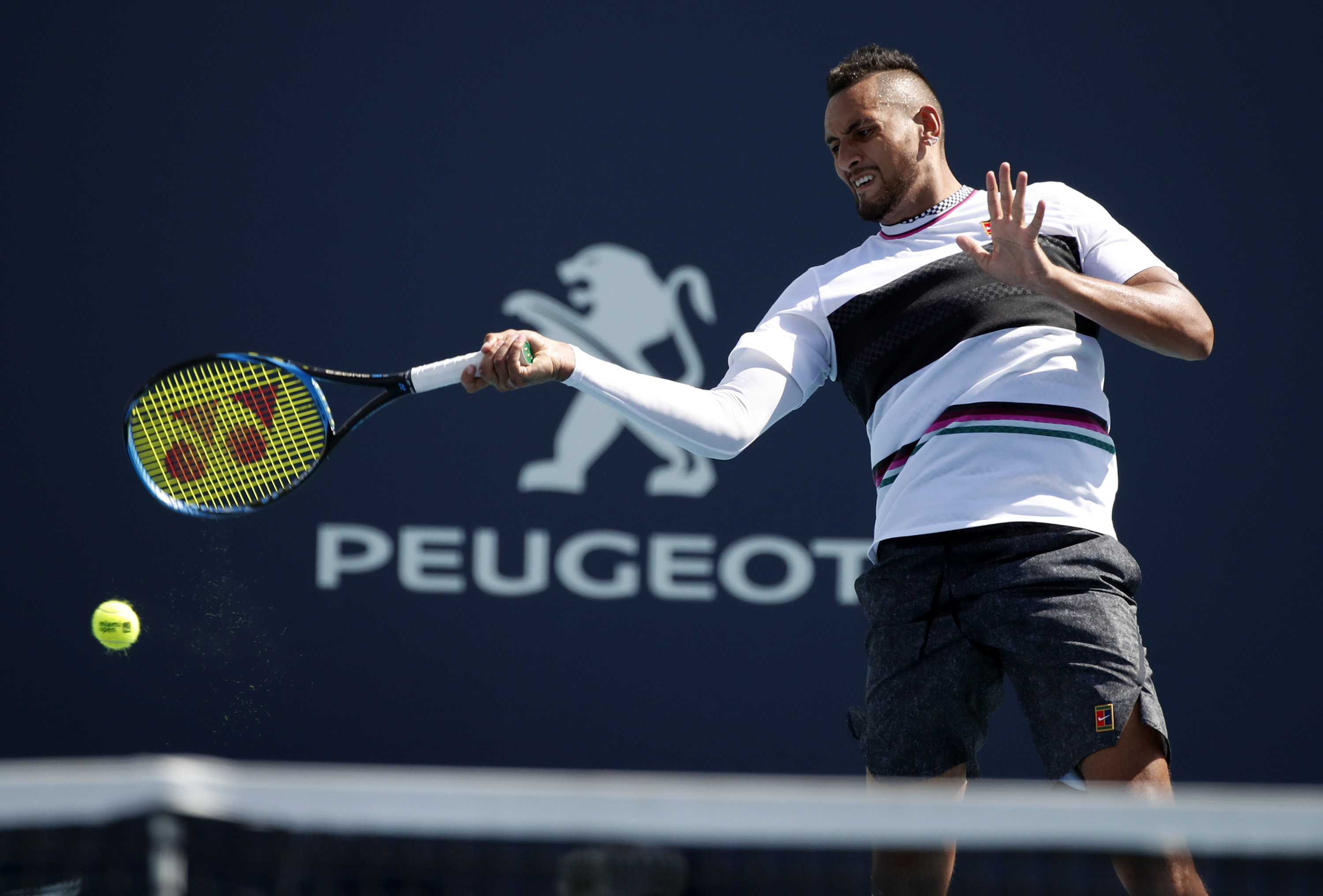 澳大利亚网球队强势英国网球队，克耶高斯完成帽子戏法