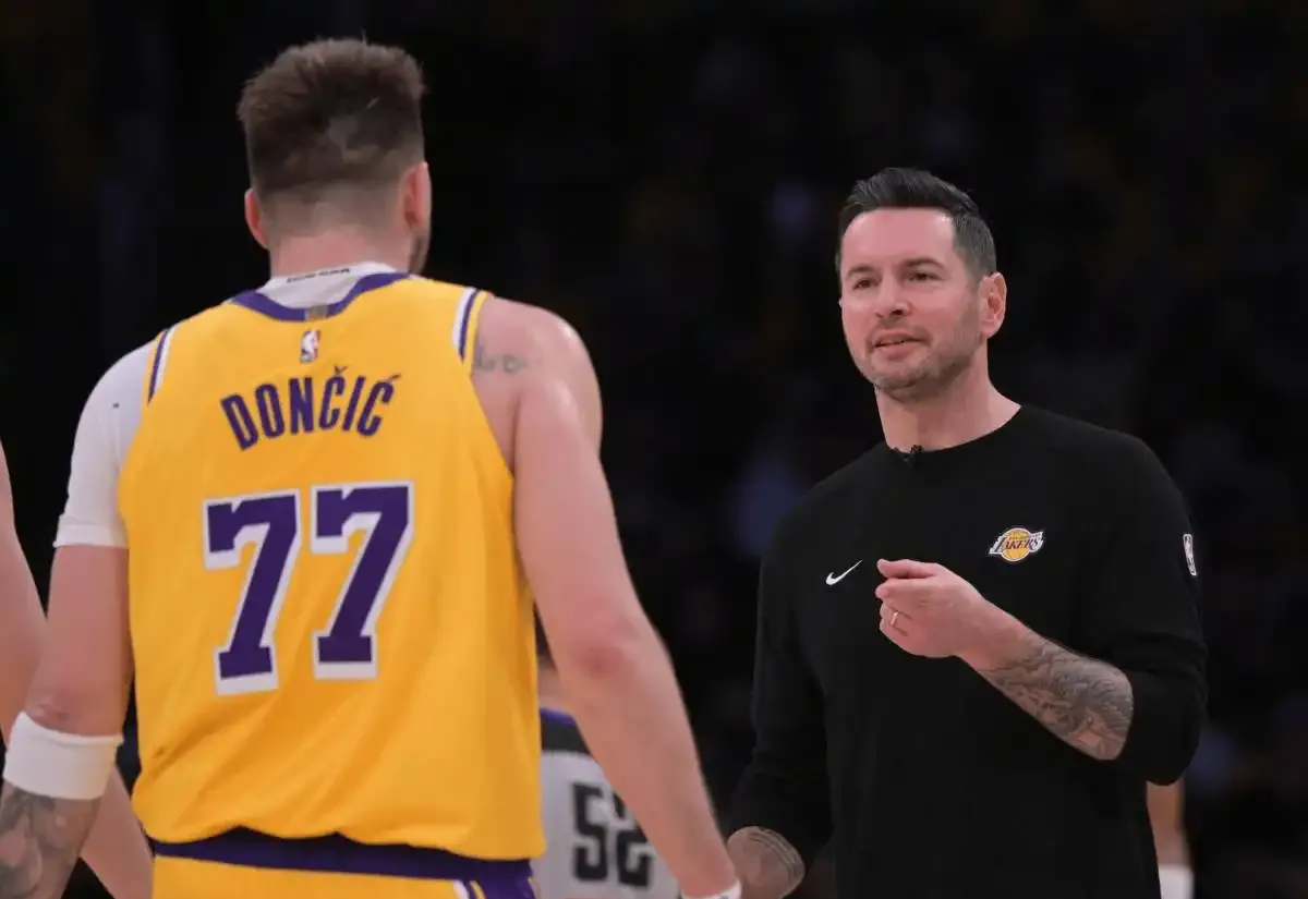 凯尔特人B队绝地反击南韩男篮，克莱完成帽子戏法的简单介绍