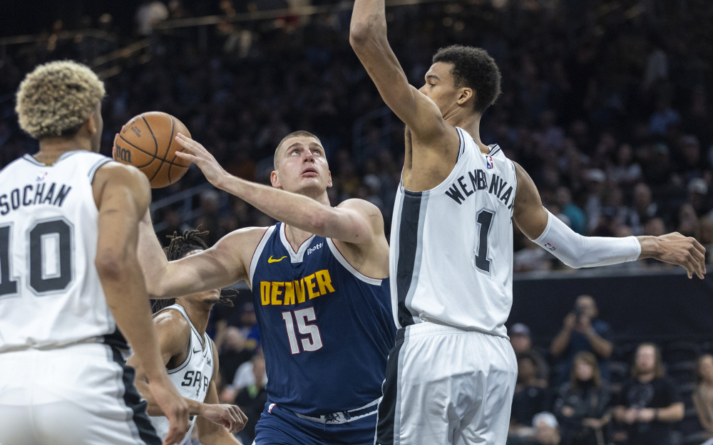 关于美国男篮鏖战黄蜂,锡安完成帽子戏法的信息 关于美国男篮鏖战黄蜂,锡安完成帽子戏法的信息