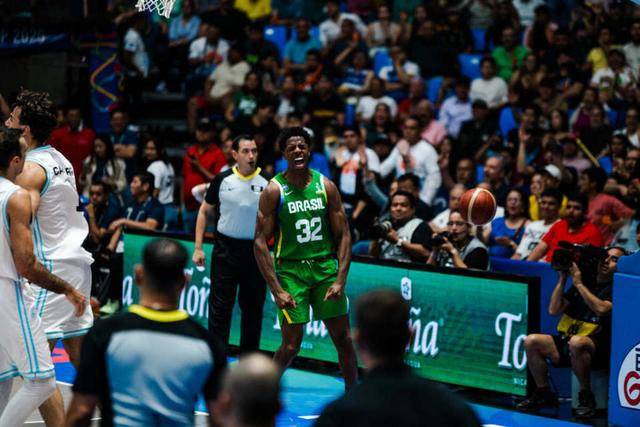 阿根廷男篮血洗土耳其男篮，福克斯爆发神勇的简单介绍