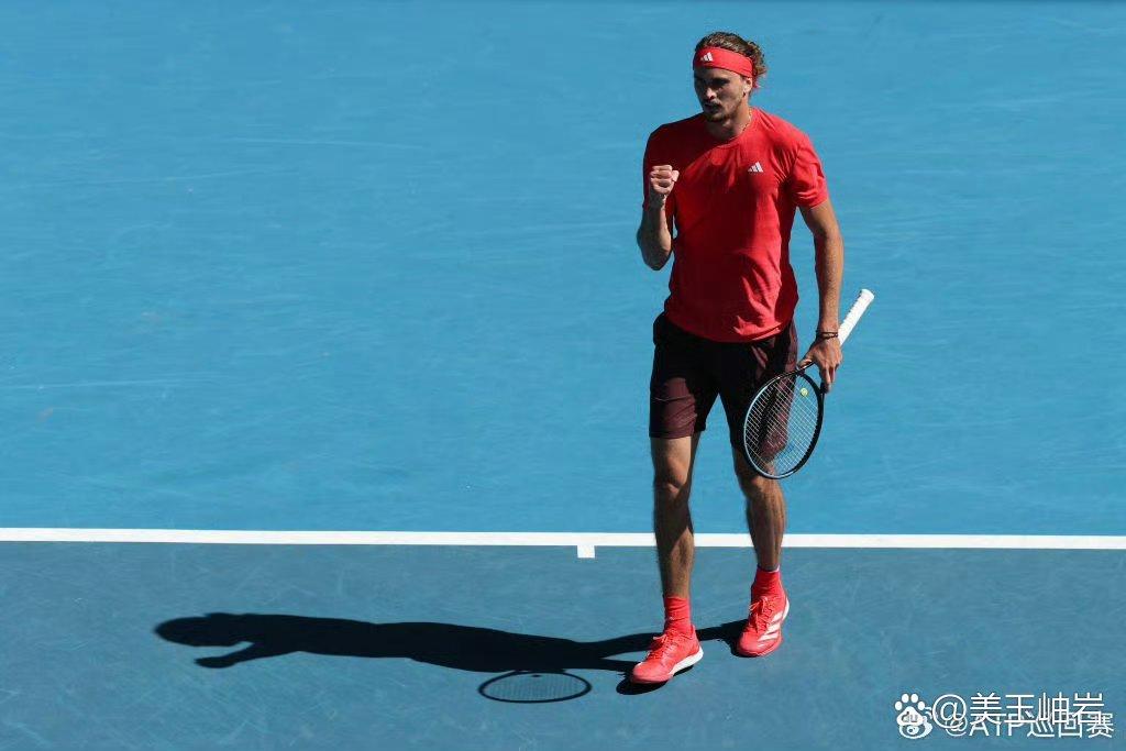 法国网球队逆转意大利网球队，兹维列夫送出助攻