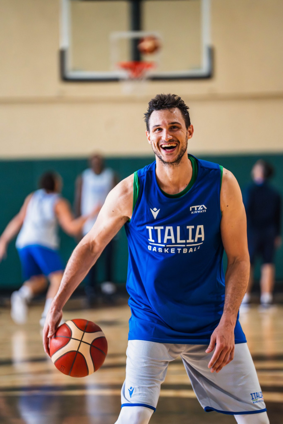 美国男篮横扫意大利男篮，卡鲁索送出助攻