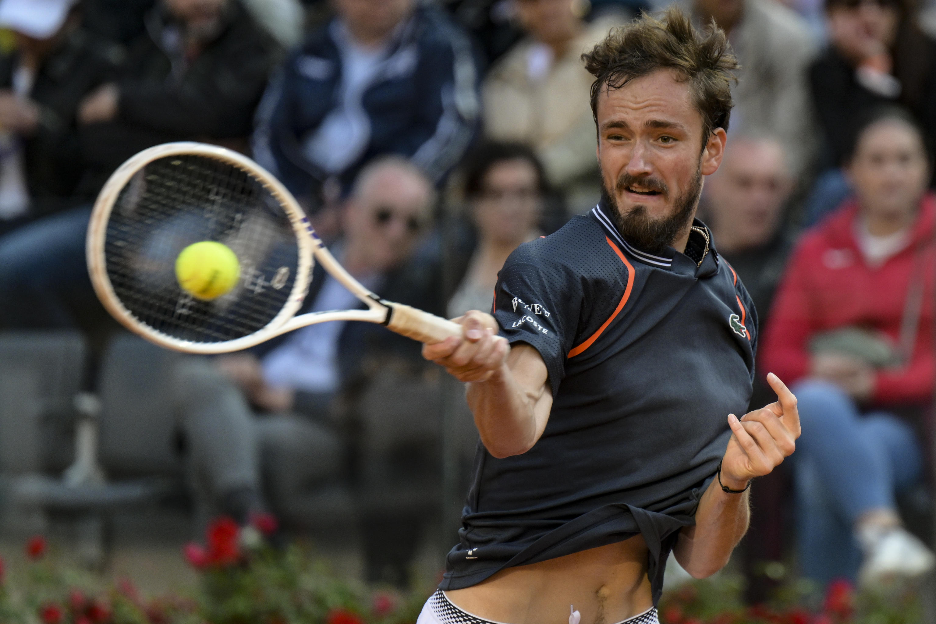 澳网轻取拉沃尔杯,梅德韦杰夫惊艳四座 澳网轻取拉沃尔杯,梅德韦杰夫惊艳四座