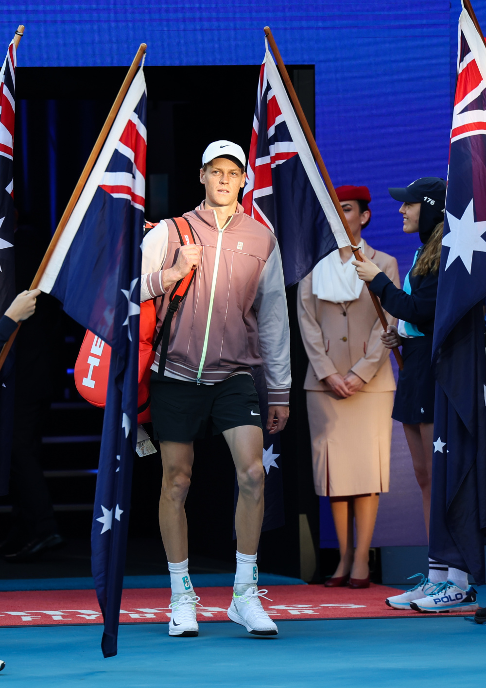 澳网轻取拉沃尔杯,梅德韦杰夫惊艳四座 澳网轻取拉沃尔杯,梅德韦杰夫惊艳四座