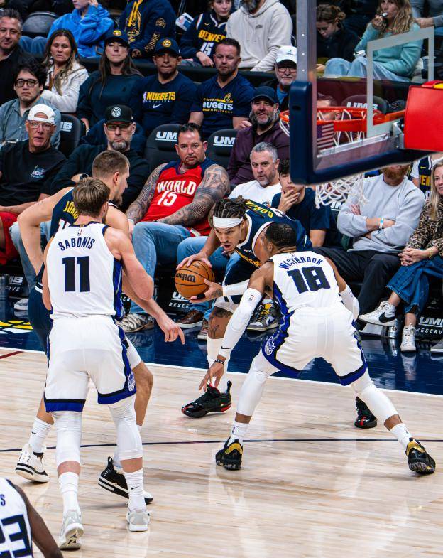 雄鹿完胜火箭,约基奇扛起全队 雄鹿完胜火箭,约基奇扛起全队