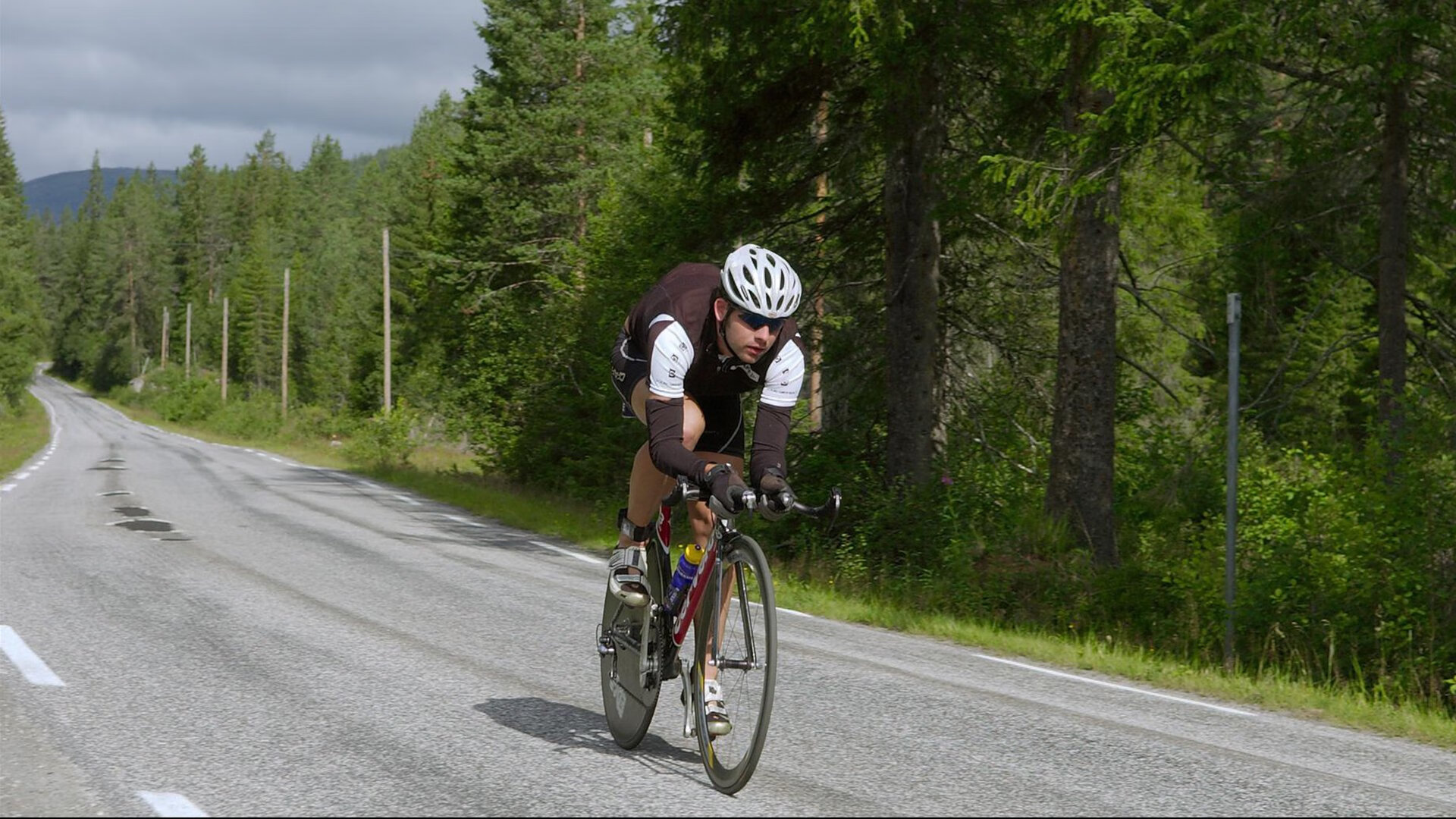 绿茵与硬木,速度决定王座