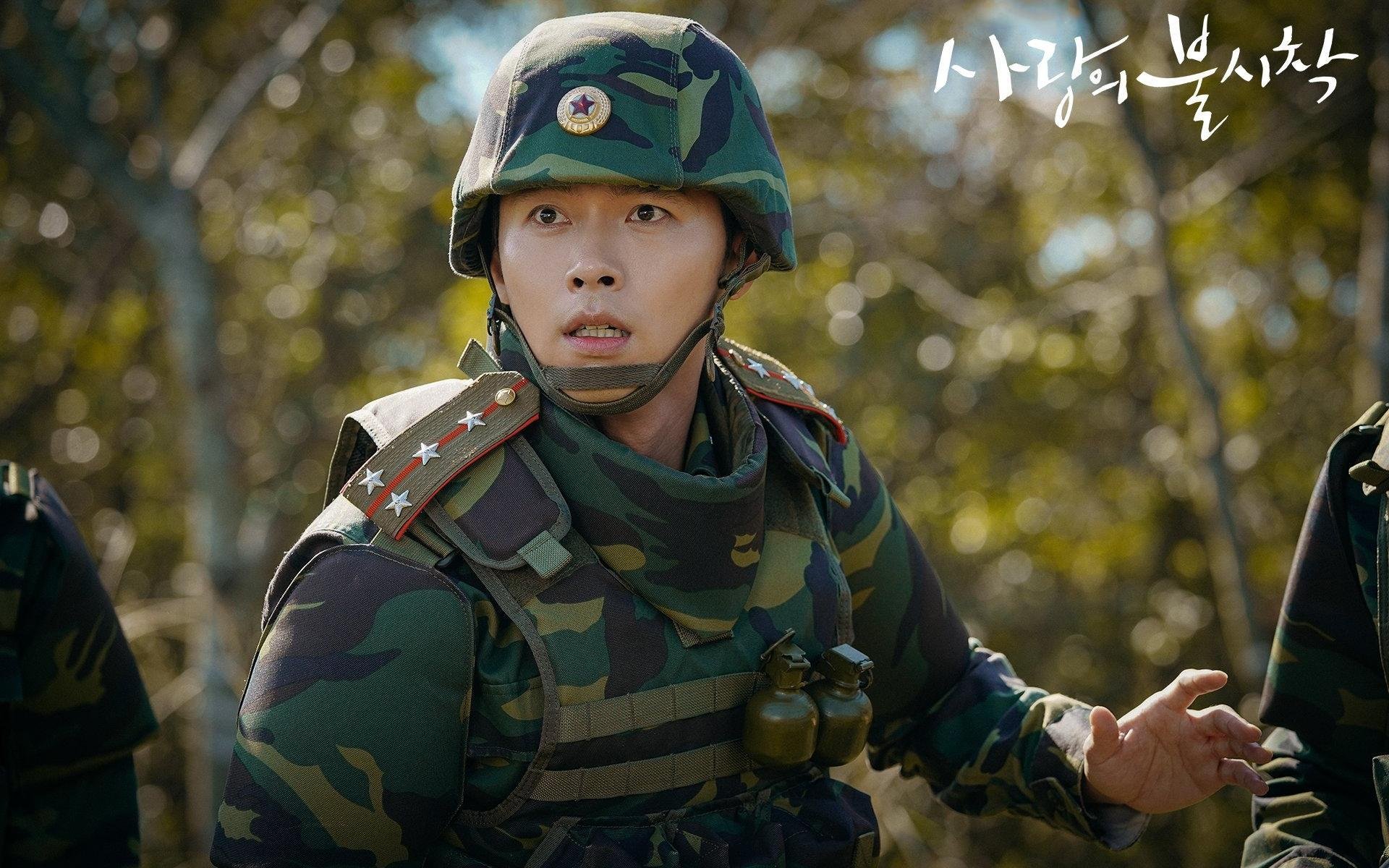 优雅手术与远古血拼，足球世界的两极魅力